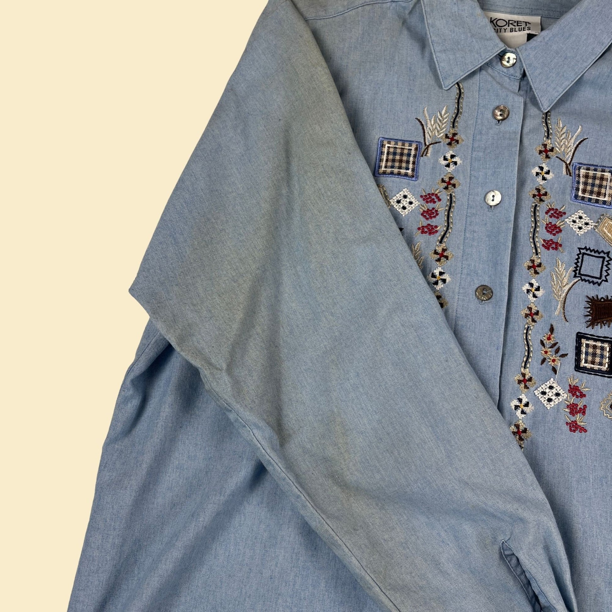 90s embroidered denim shirt, size L vintage Koret City Blues women's button down chambray blouse